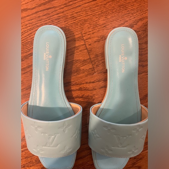 Louis Vuitton shoes - Picture 2 of 3